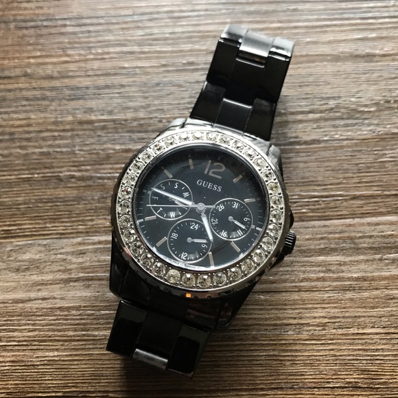 🖤 Women’s Black GUESS Watch | Pre-Loved | Needs Battery - Picture 1 of 9